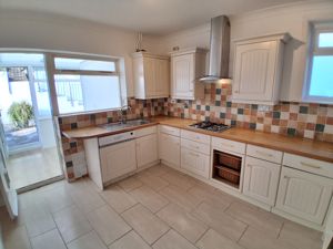 Kitchen - click for photo gallery
